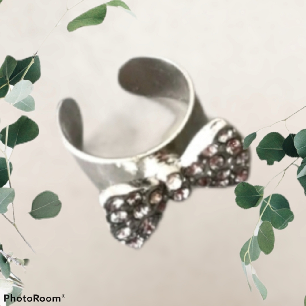 🍀3/$30 Ear bow cuff